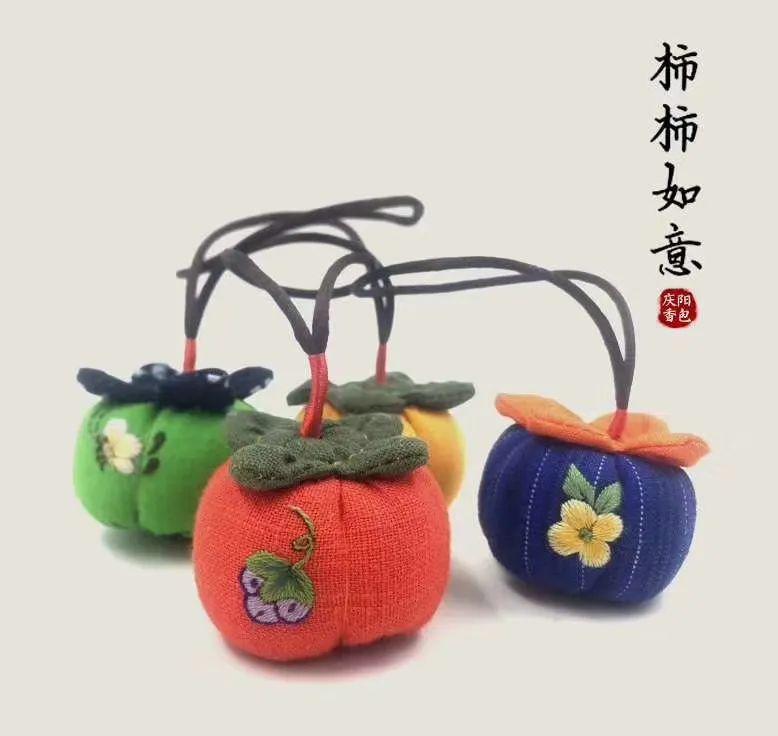 喜報(bào)！103件“金針花”牌慶陽(yáng)香包制品通過(guò)“中國(guó)禮物”認(rèn)證